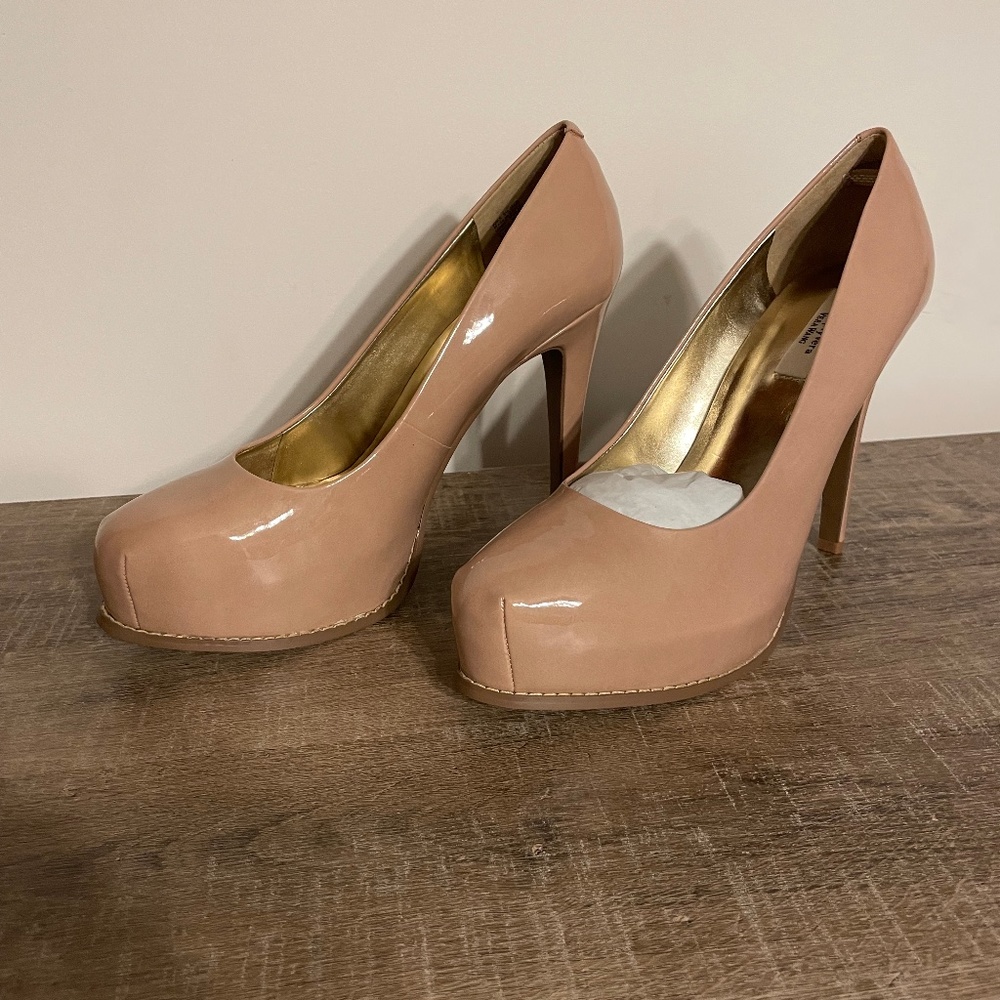 Women's size 10 Pump